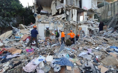 מתנדבי יחידת החילוץ וההצלה העירונית חיפה הצטרפו למאמצי איתור ציוד אישי בבניין שנפגע ברחוב שמשון